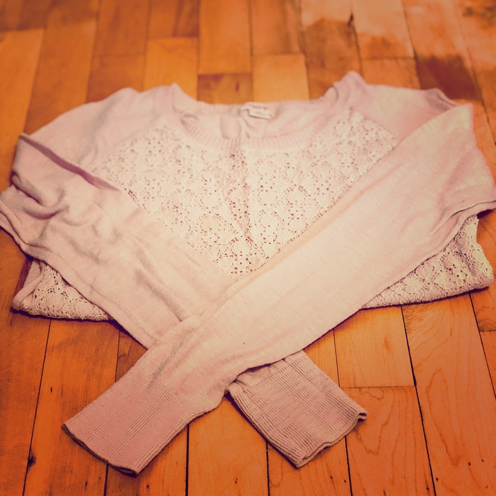 🌸👚 Light pink lace sweater